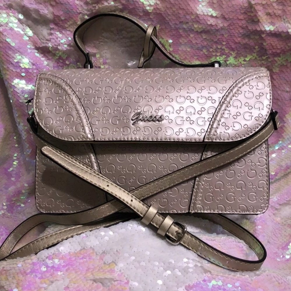 SOLD on Ⓜ️?Guess? champagne bag/wallet set - Picture 2 of 5
